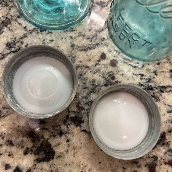 Vintage Ball Perfect Mason Jars with Lids - Picture 7 of 9